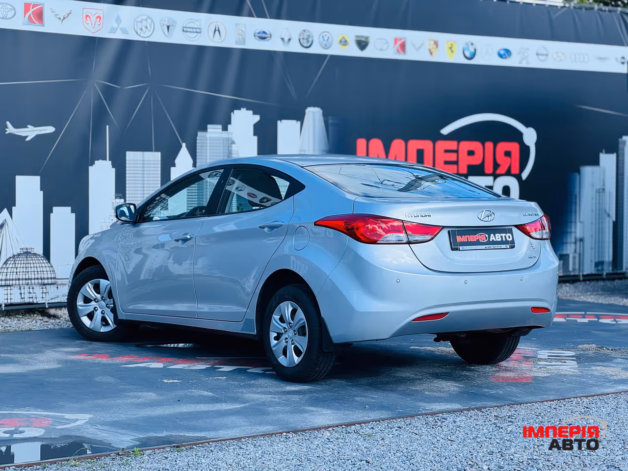 Hyundai Elantra - фото 5
