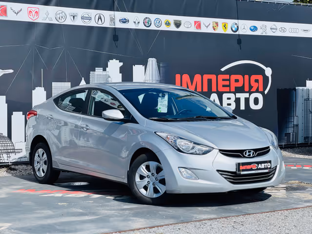 Hyundai Elantra - фото 3