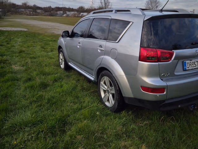Peugeot 4007 - фото 2