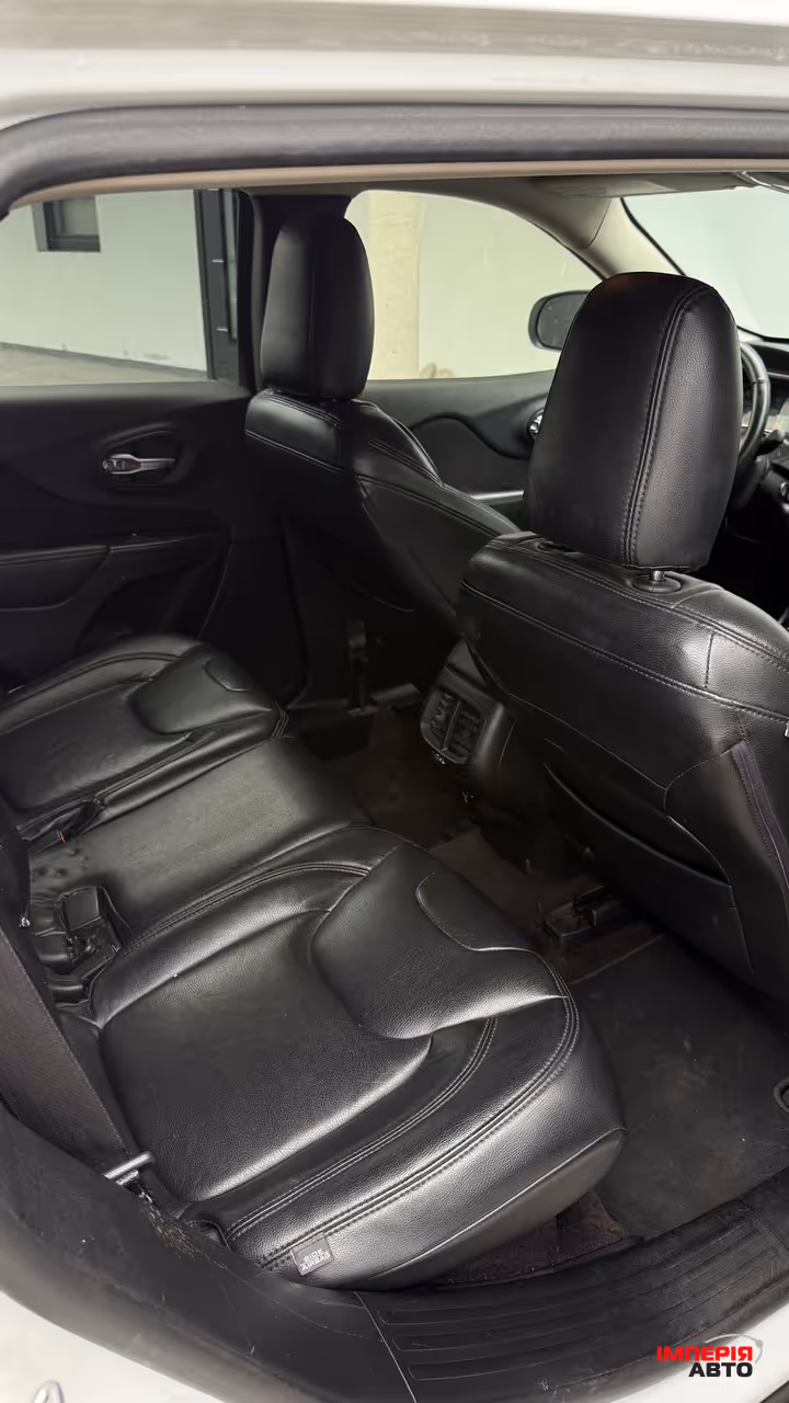 Jeep Cherokee - фото 13