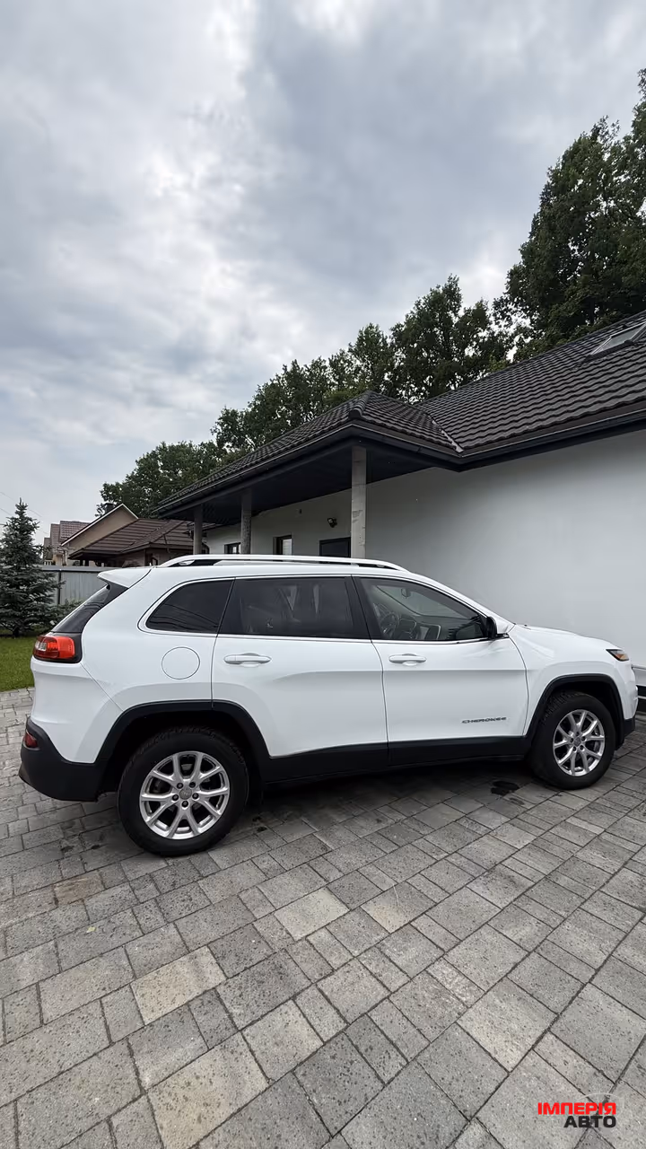Jeep Cherokee - фото 4