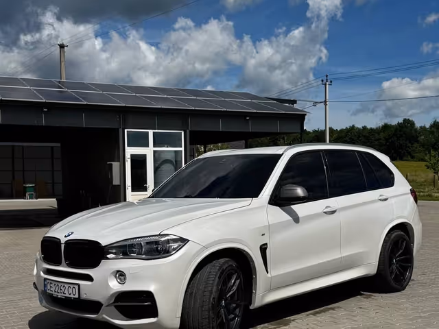 BMW X5 - фото 1