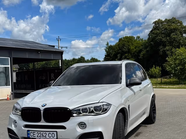 BMW X5 - фото 2