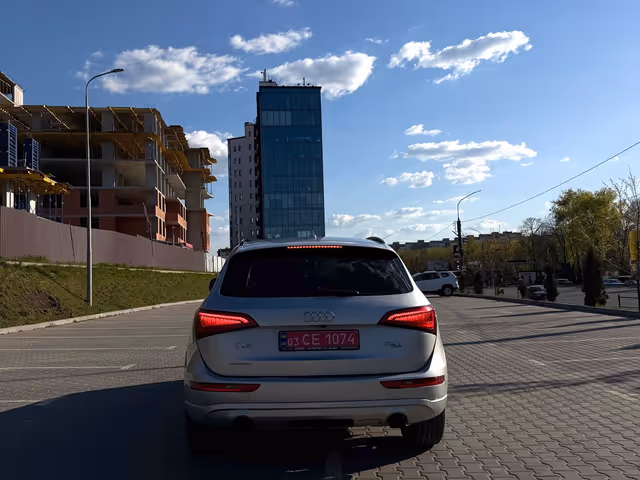 Audi Q5 - фото 3