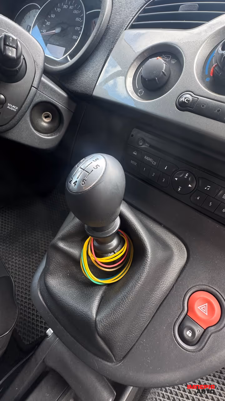 Renault Kangoo - фото 12