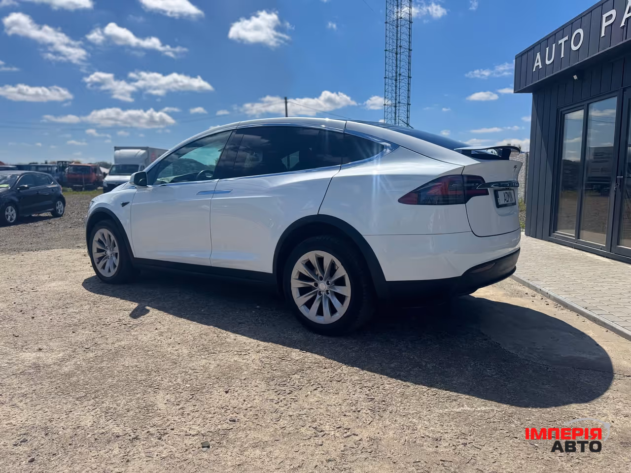 Tesla Model X - фото 4