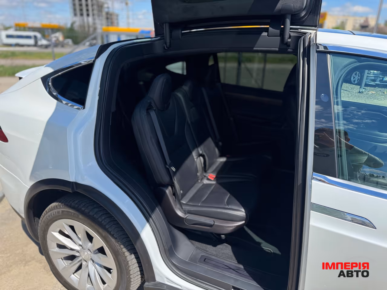Tesla Model X - фото 28