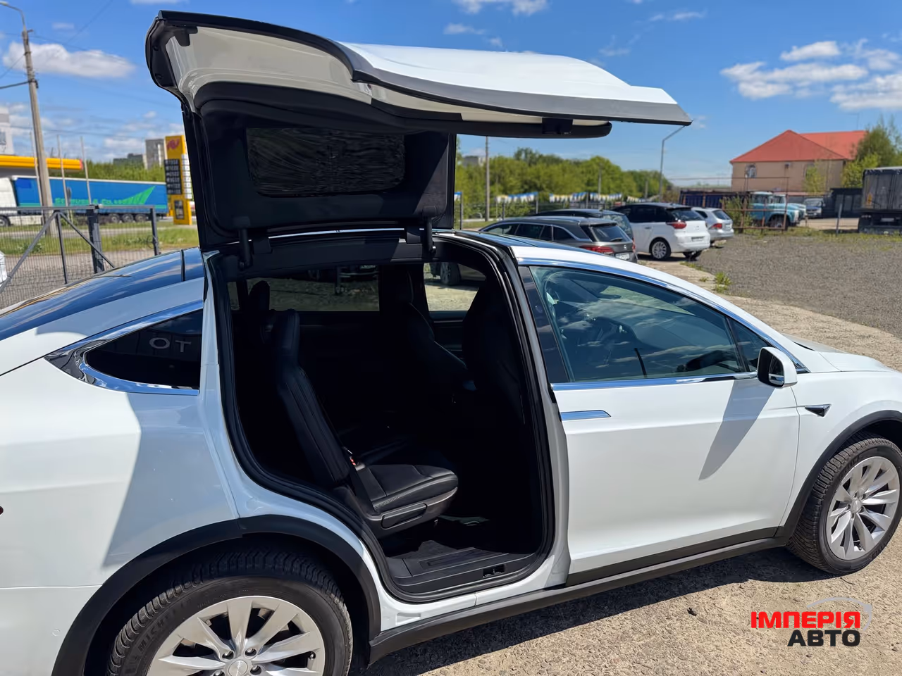 Tesla Model X - фото 27