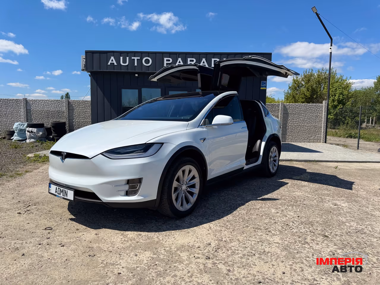 Tesla Model X - фото 1