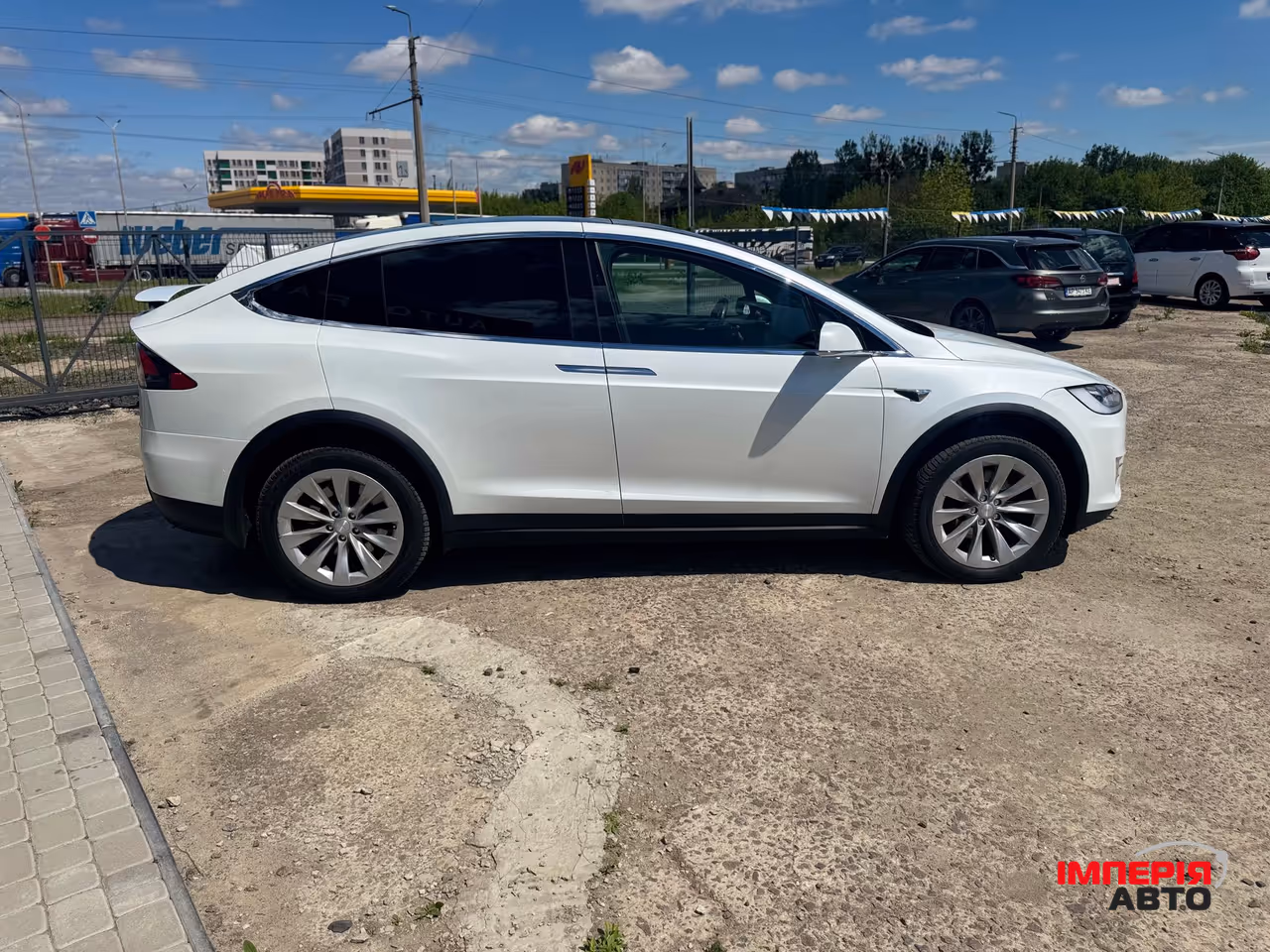 Tesla Model X - фото 9