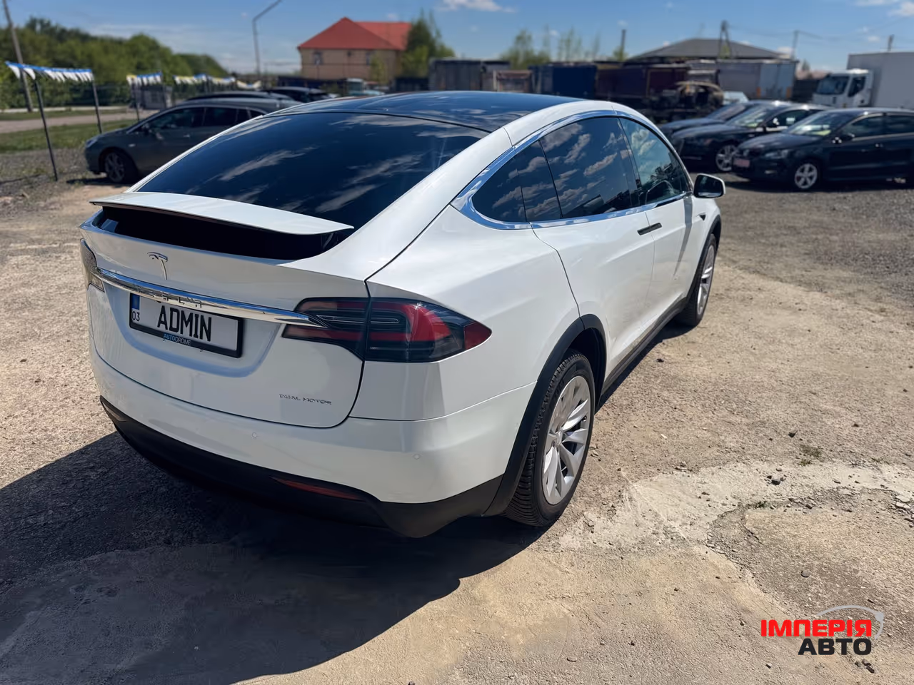 Tesla Model X - фото 7