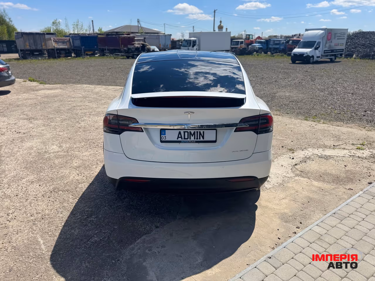 Tesla Model X - фото 6