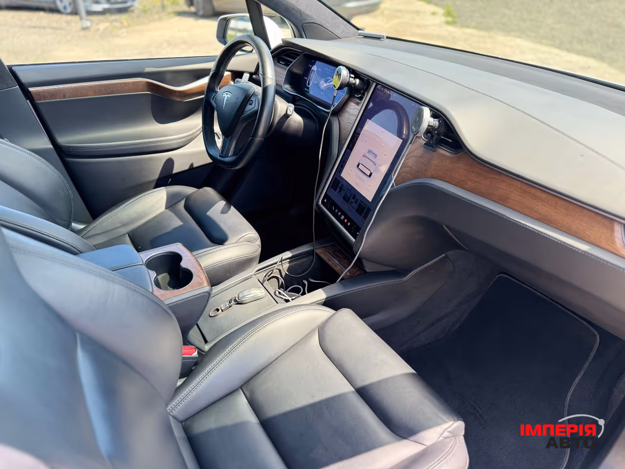 Tesla Model X - фото 31