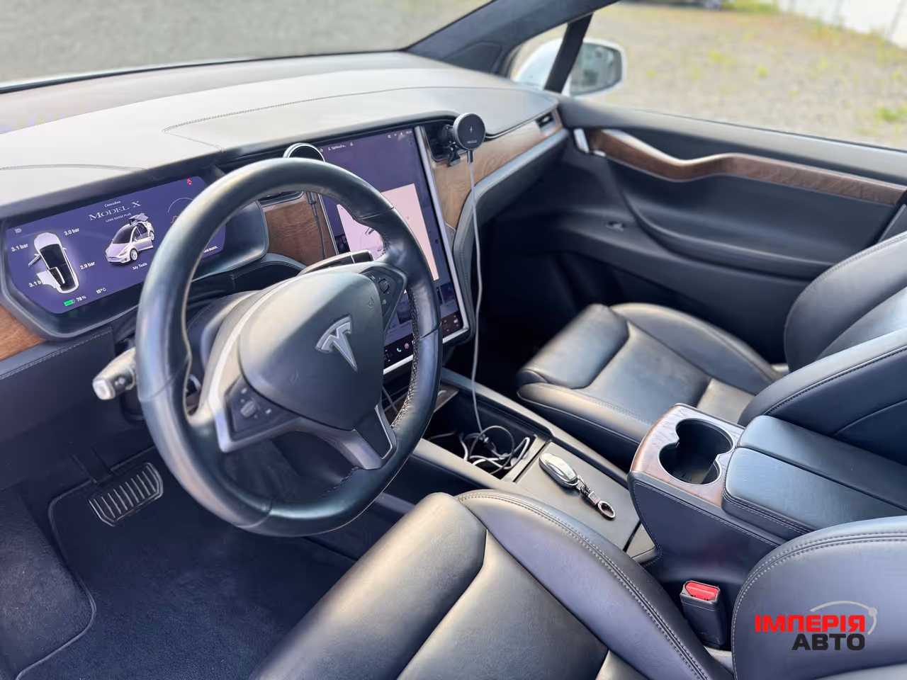 Tesla Model X - фото 17