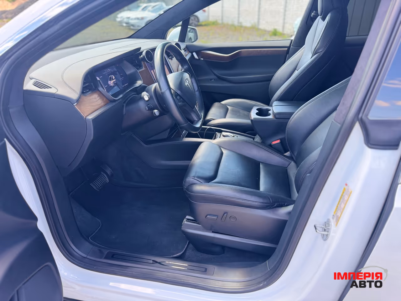 Tesla Model X - фото 14