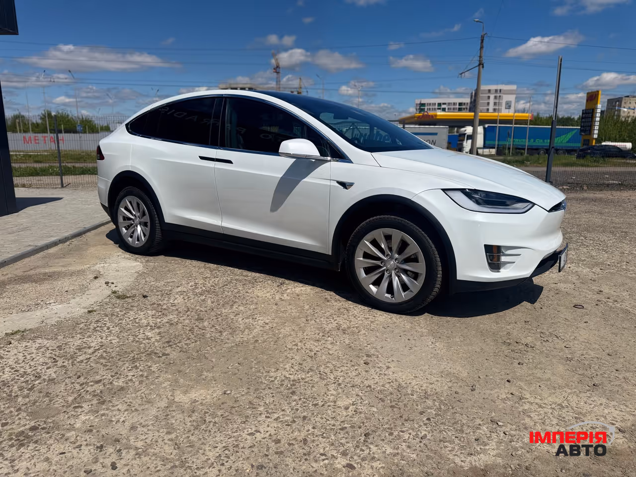 Tesla Model X - фото 8