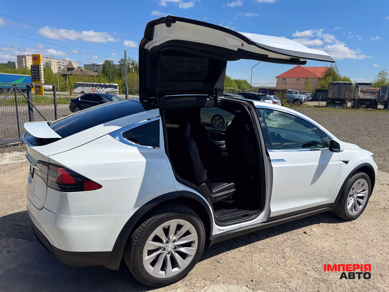 Tesla Model X - фото 26