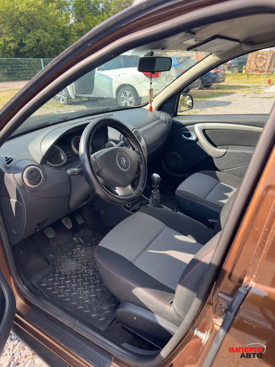 Renault Duster - фото 12