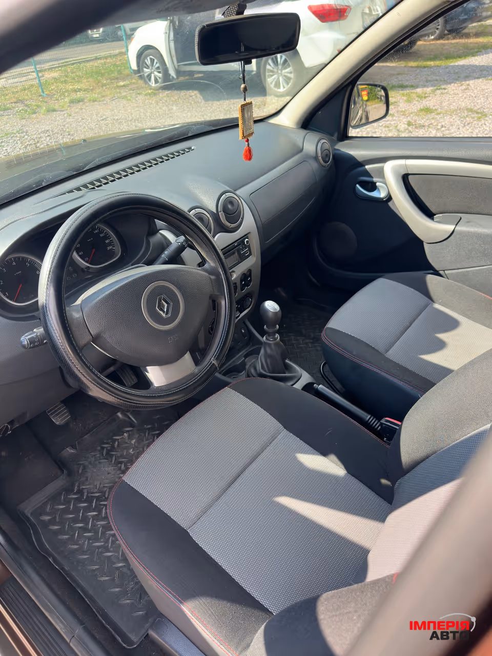 Renault Duster - фото 9