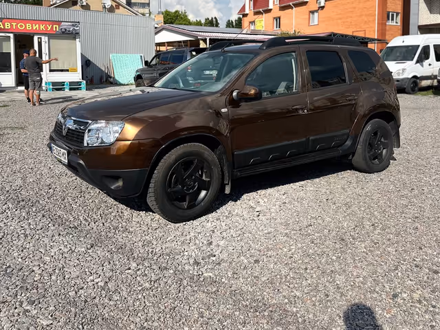 Renault Duster - фото 1