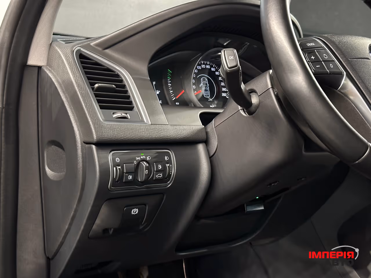 Volvo XC60 - фото 13