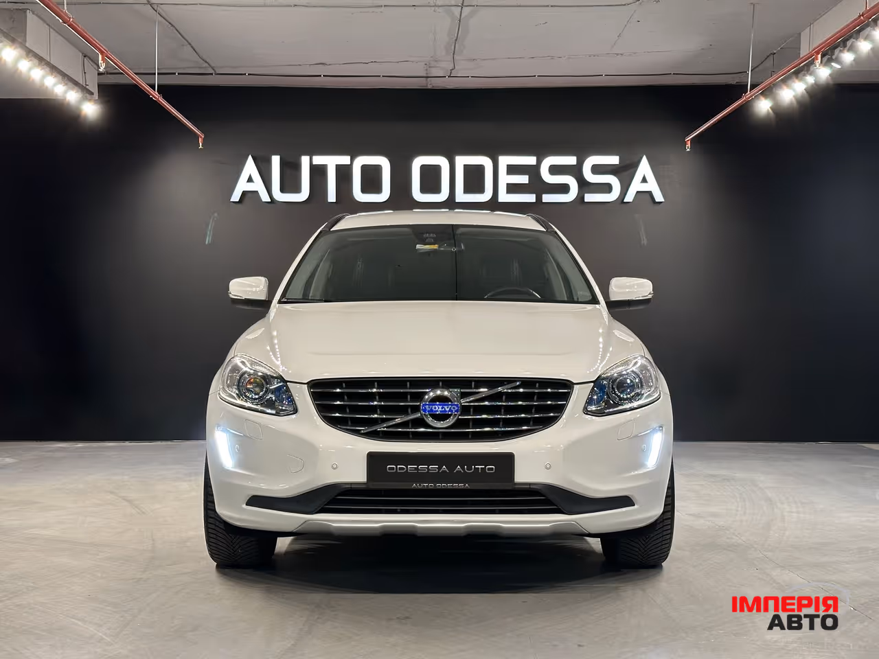 Volvo XC60 - фото 1