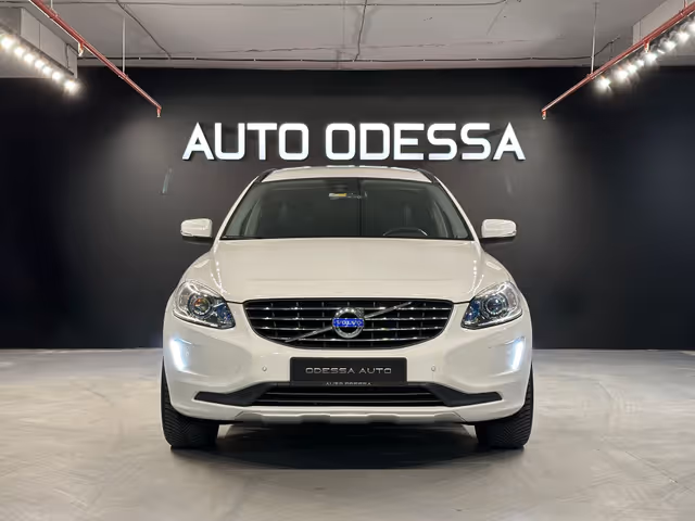 Volvo XC60 - фото 1