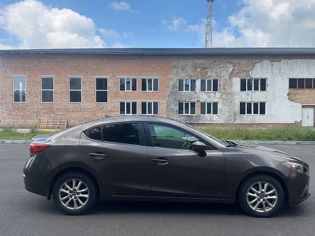 Mazda 3 - фото 4