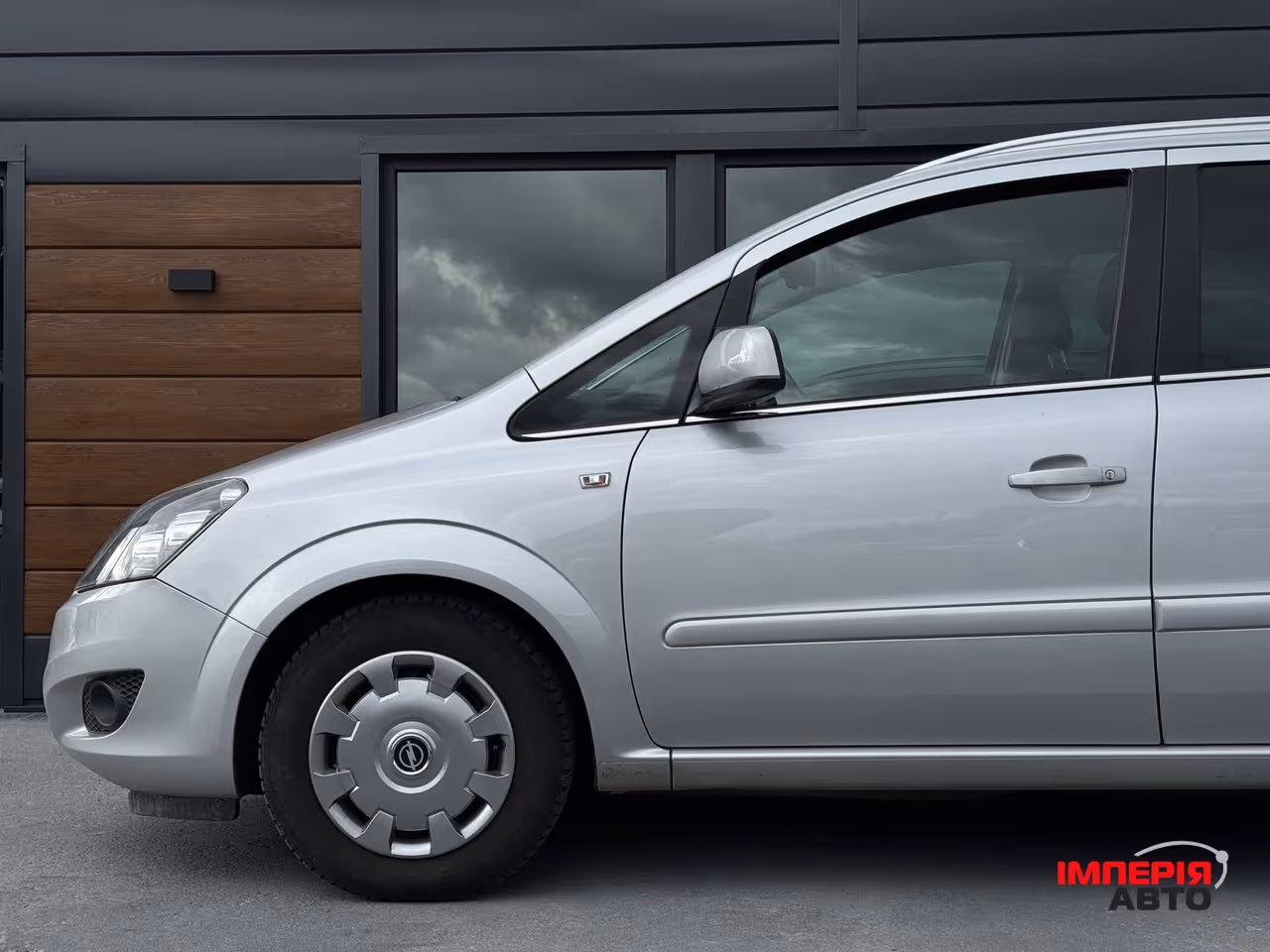 Opel Zafira - фото 12