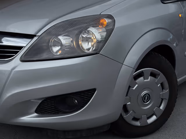 Opel Zafira - фото 2
