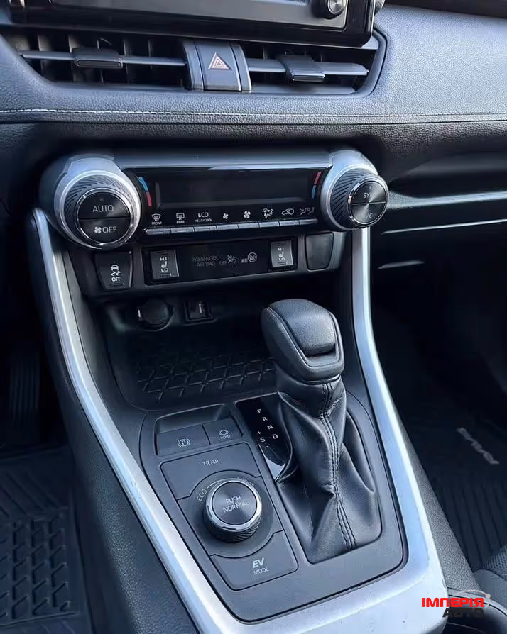 Toyota RAV4 - фото 10