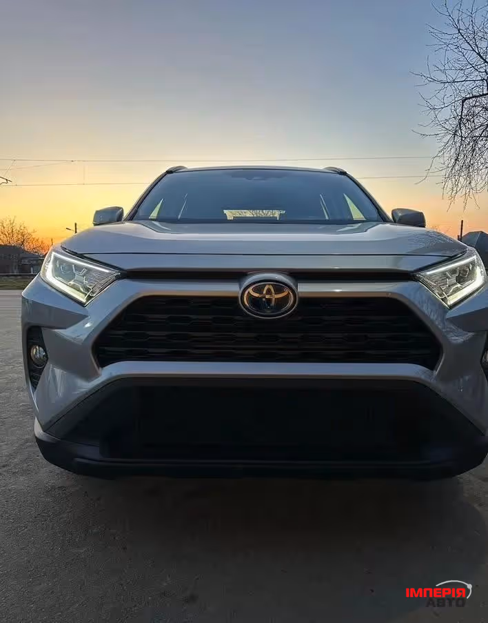 Toyota RAV4 - фото 2