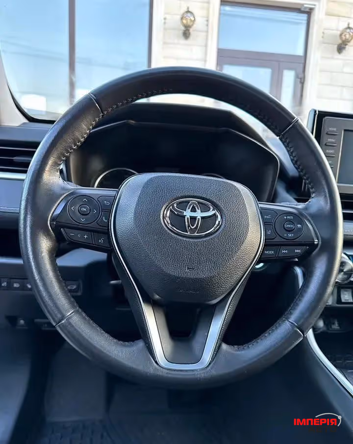 Toyota RAV4 - фото 11