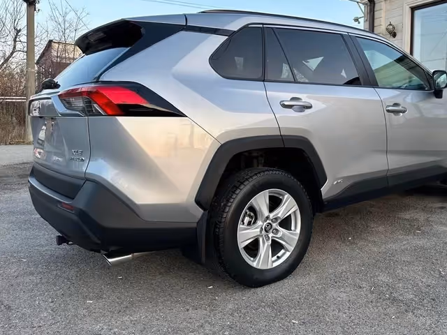 Toyota RAV4 - фото 5