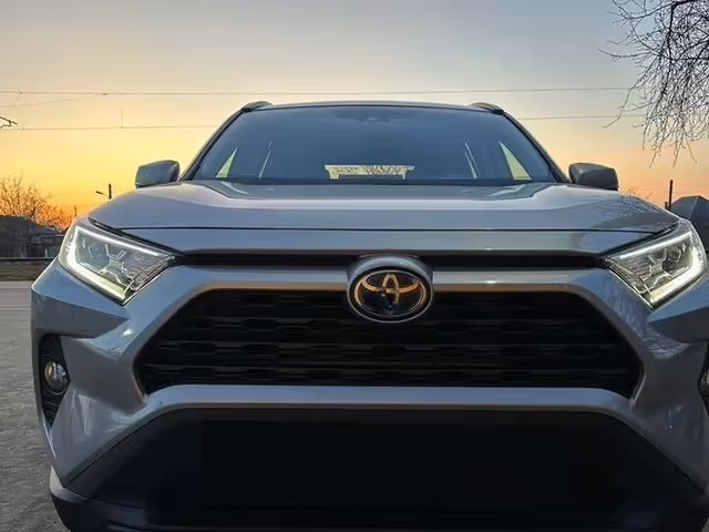 Toyota RAV4 - фото 2