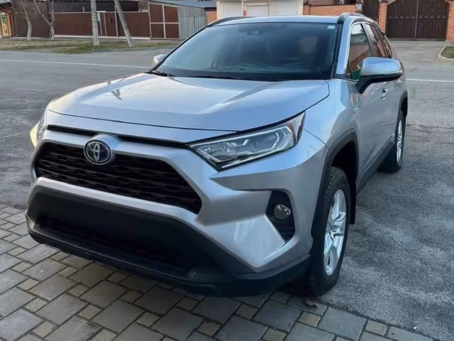 Toyota RAV4 - фото 3