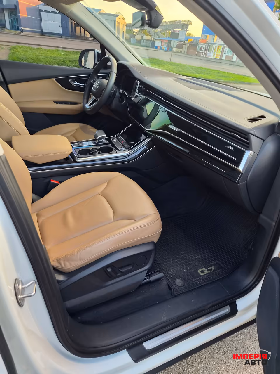 Audi Q7 - фото 18