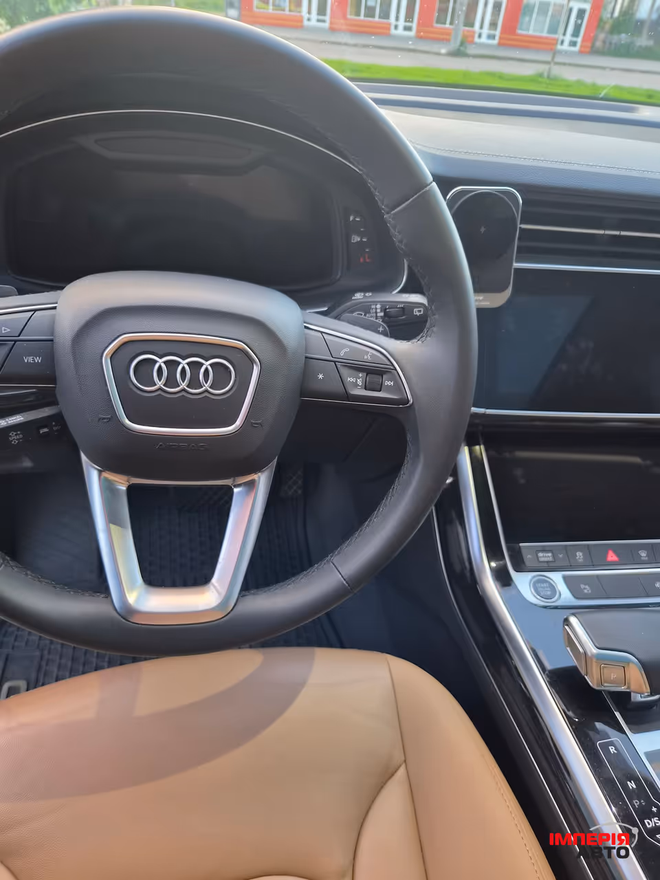 Audi Q7 - фото 22
