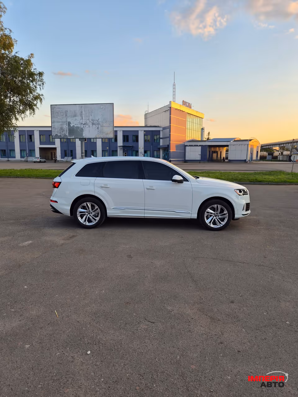 Audi Q7 - фото 11