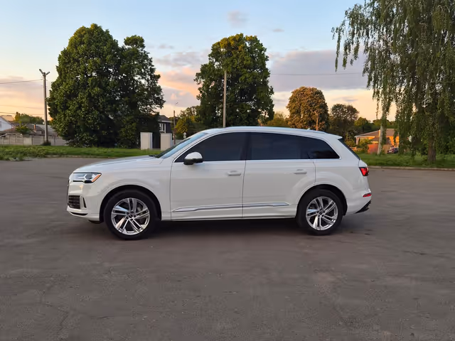 Audi Q7 - фото 3