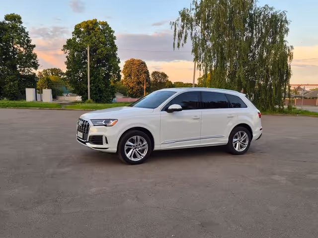 Audi Q7 - фото 2