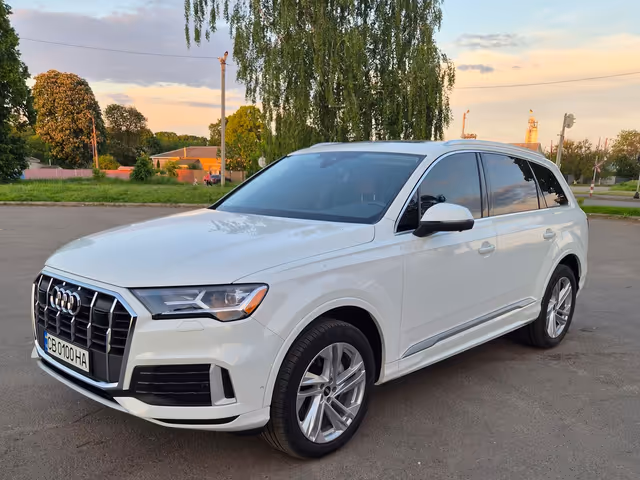 Audi Q7 - фото 1