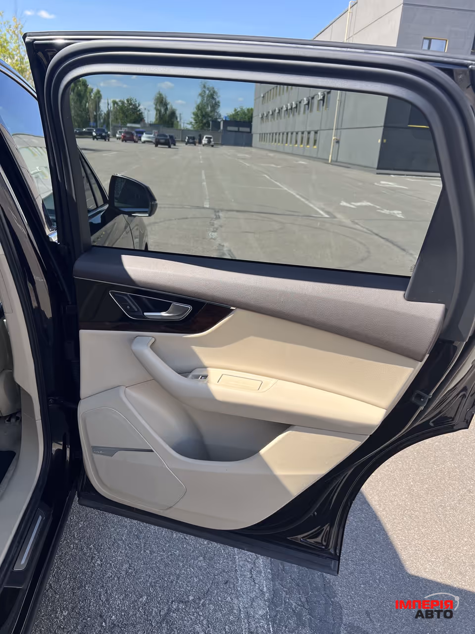 Audi Q7 - фото 30