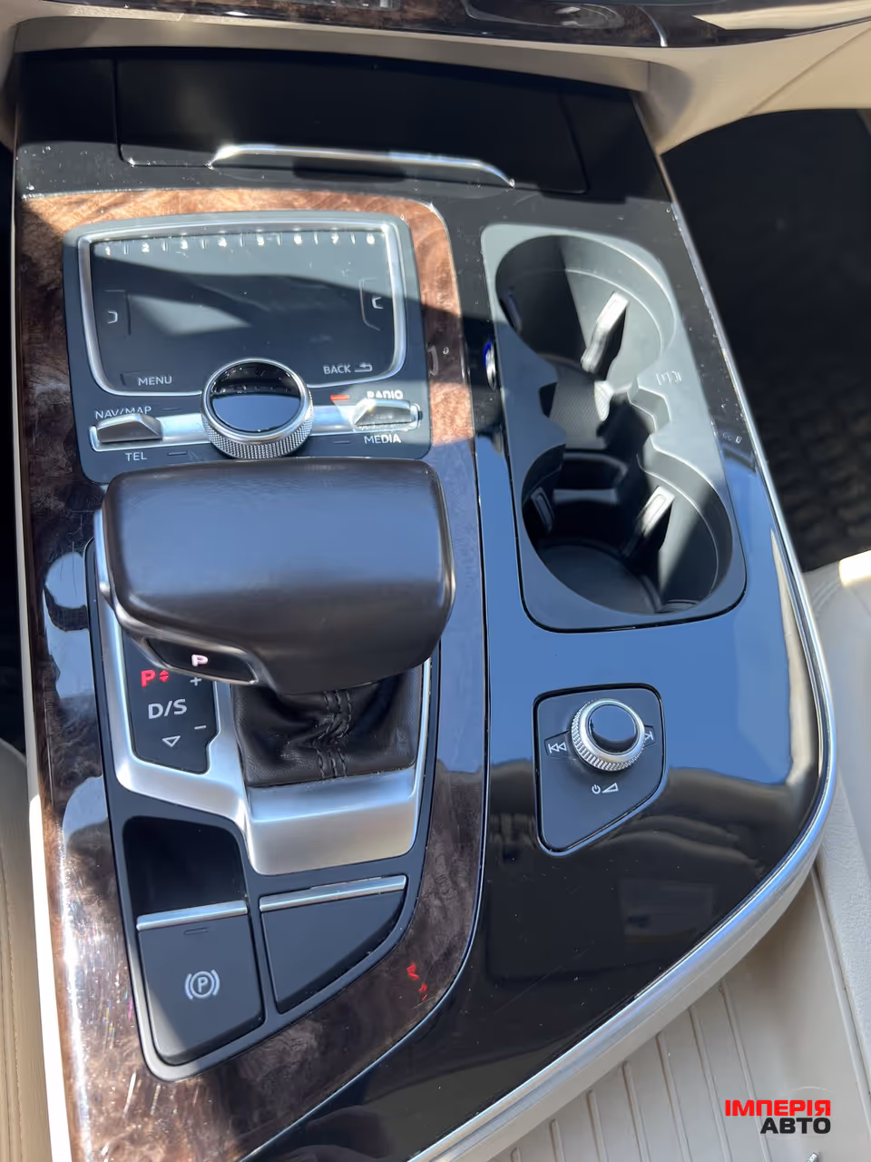 Audi Q7 - фото 41