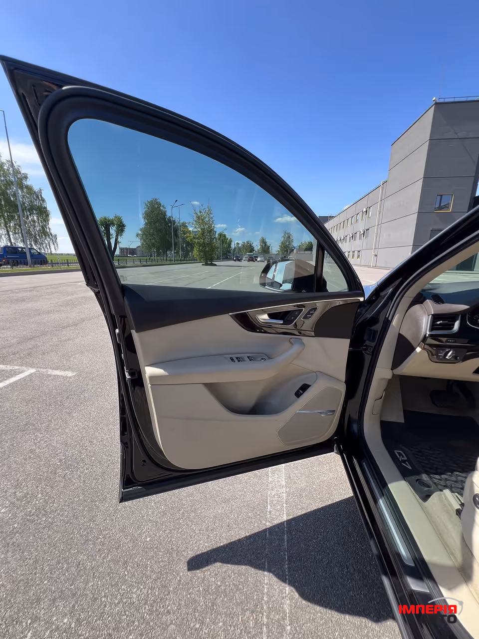 Audi Q7 - фото 9