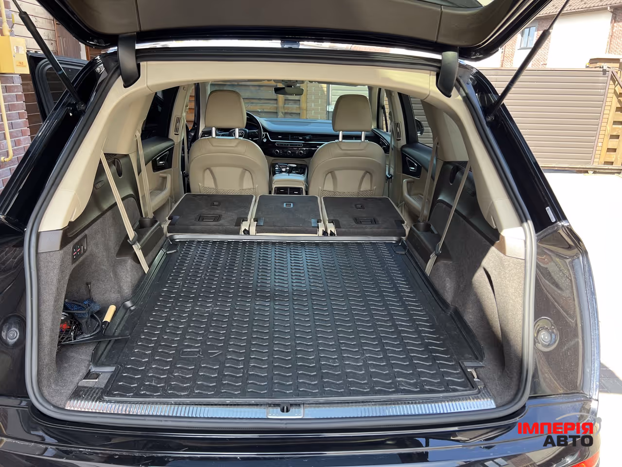 Audi Q7 - фото 15