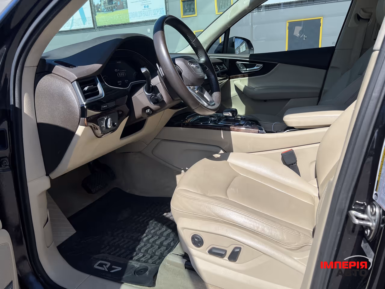 Audi Q7 - фото 19