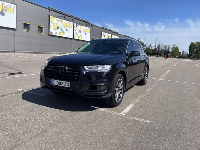 Audi Q7 - фото 1