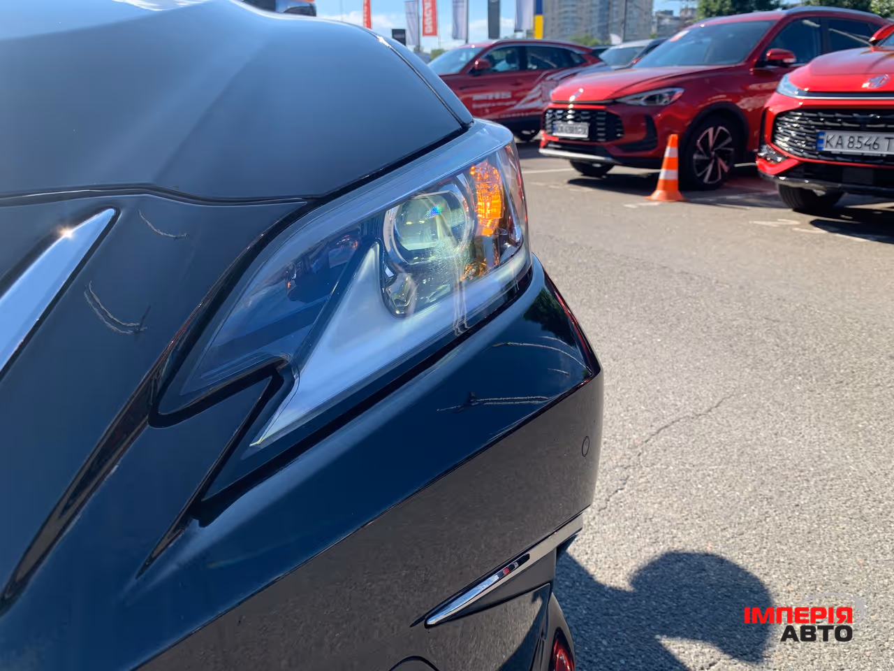Lexus ES - фото 14