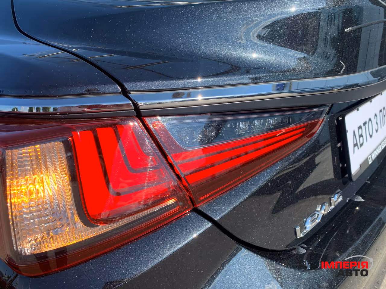 Lexus ES - фото 11
